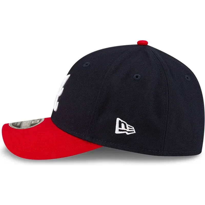 marineblaue-und-rote-gebogene-snapback-kappe-9forty-m-crown-player-replica-der-atlanta-braves-mlb-von-new-era