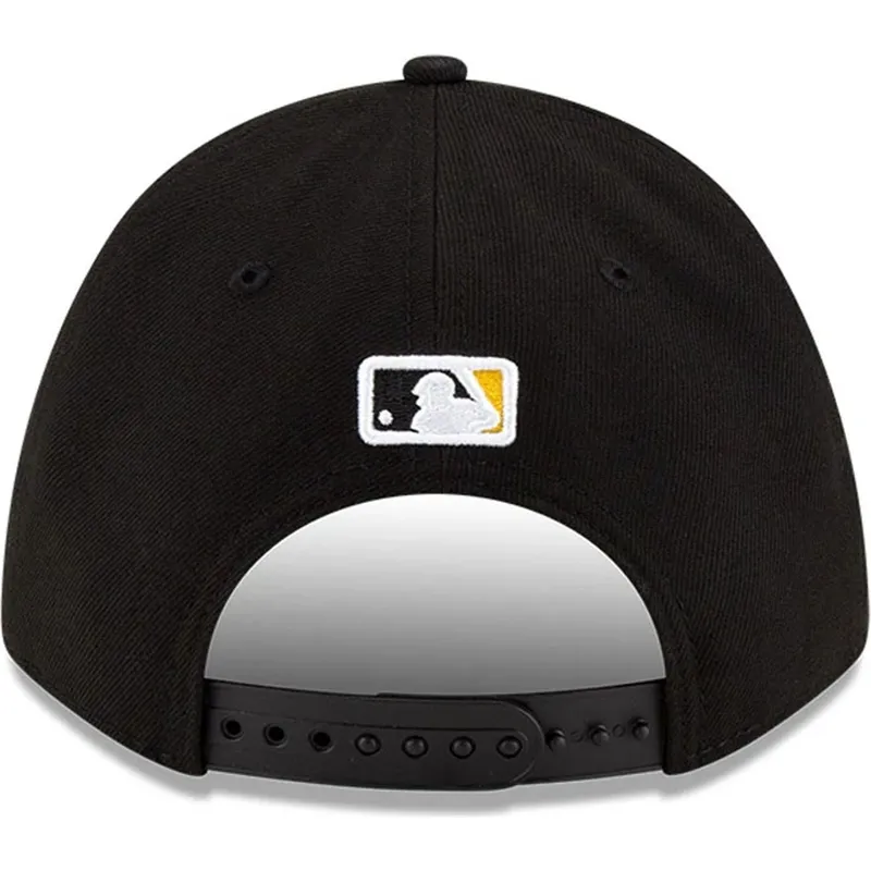 schwarze-gebogene-snapback-kappe-9forty-m-crown-player-replica-der-pittsburgh-pirates-mlb-von-new-era schwarze-gebogene-snapback-kappe-9forty-m-crown-player-replica-der-pittsburgh-pirates-mlb-von-new-era