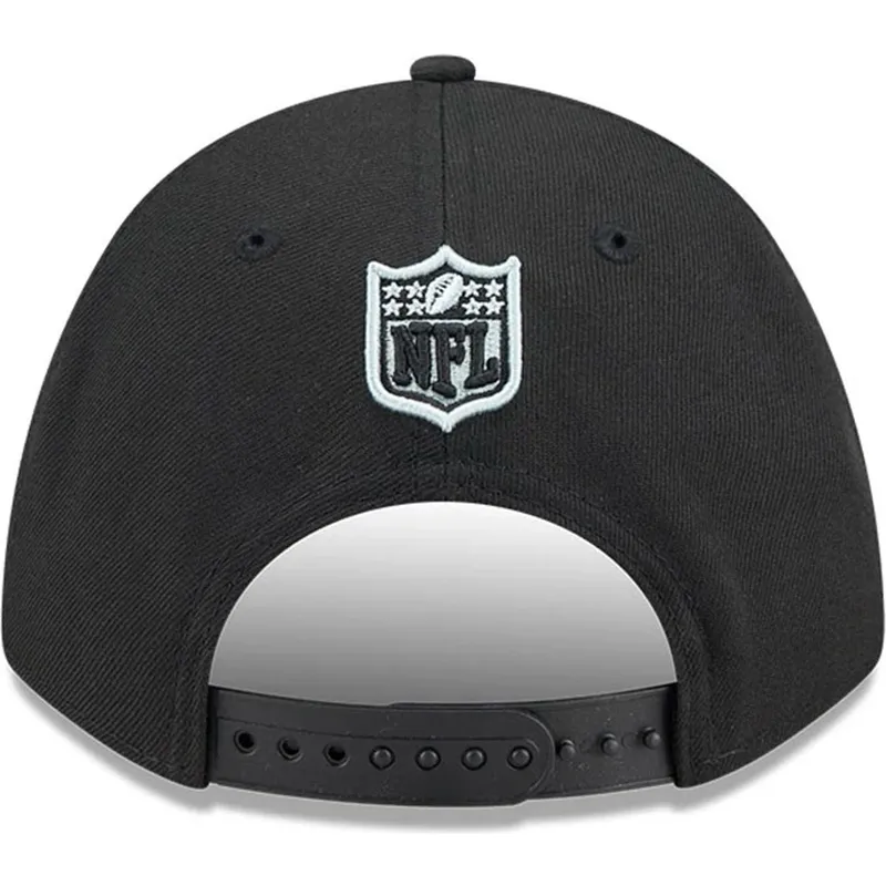 schwarze-gebogene-snapback-kappe-9forty-m-crown-team-der-las-vegas-raiders-nfl-von-new-era schwarze-gebogene-snapback-kappe-9forty-m-crown-team-der-las-vegas-raiders-nfl-von-new-era