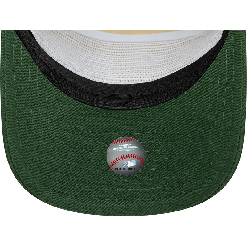 beige-und-grune-verstellbare-curved-cap-19twenty-washed-graphic-der-new-york-yankees-mlb-von-new-era beige-und-grune-verstellbare-curved-cap-19twenty-washed-graphic-der-new-york-yankees-mlb-von-new-era