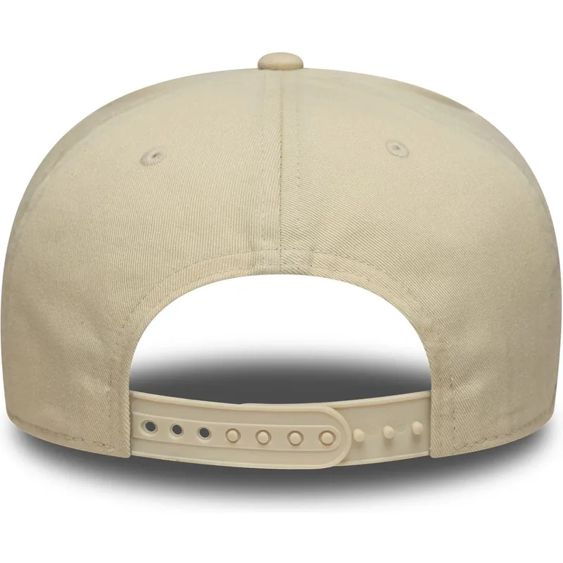 beige-gebogene-snapback-kappe-9seventy-stretch-snap-seasonal-von-ducati-motor-motogp-von-new-era