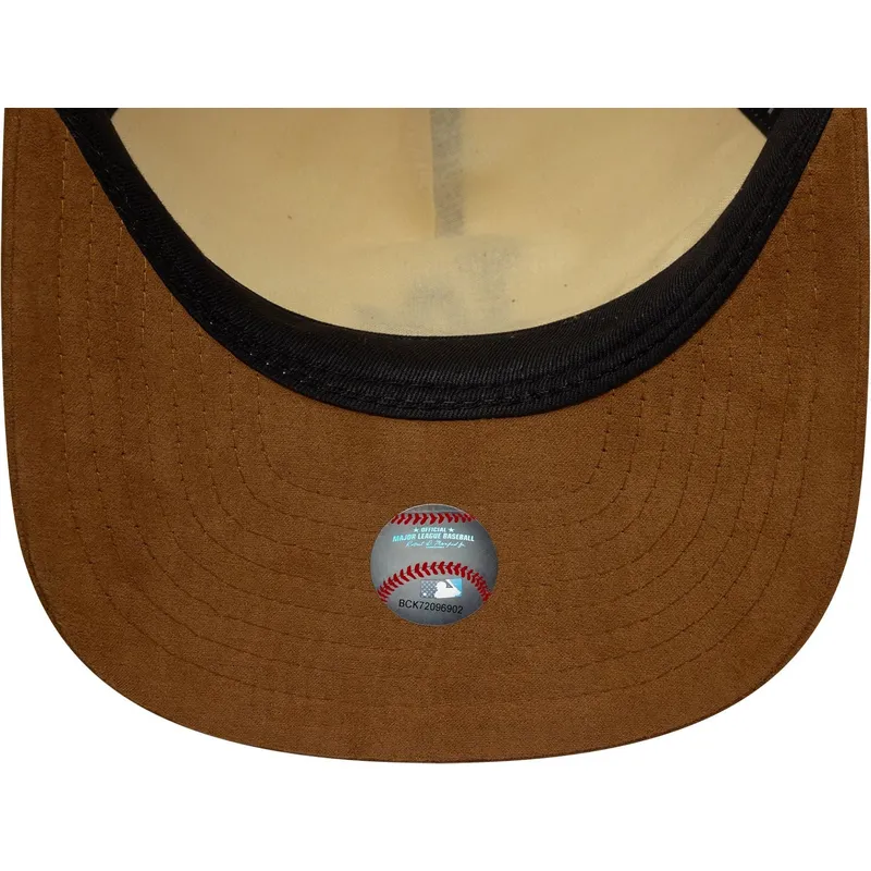 beige-und-braune-verstellbare-curved-cap-9fifty-a-frame-suede-visor-der-los-angeles-dodgers-mlb-von-new-era