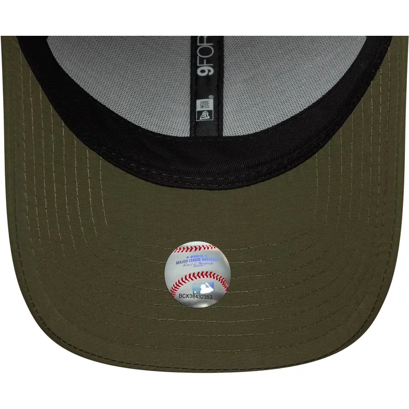 grune-verstellbare-curved-cap-9forty-recycled-midi-der-los-angeles-dodgers-mlb-von-new-era grune-verstellbare-curved-cap-9forty-recycled-midi-der-los-angeles-dodgers-mlb-von-new-era