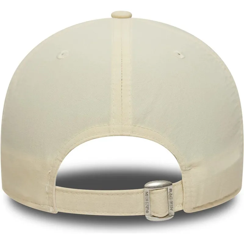 beige-verstellbare-curved-cap-9forty-recycled-midi-der-las-vegas-raiders-nfl-von-new-era