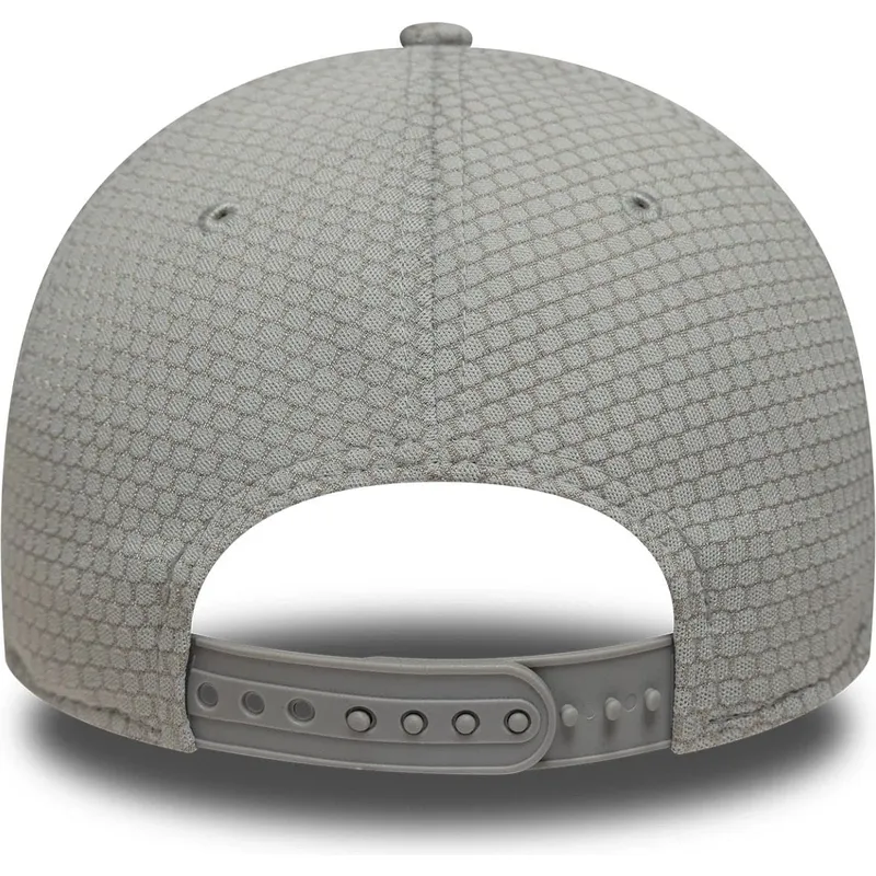 graue-gebogene-snapback-kappe-mit-grauem-logo-9forty-mesh-flawless-der-new-york-yankees-mlb-von-new-era graue-gebogene-snapback-kappe-mit-grauem-logo-9forty-mesh-flawless-der-new-york-yankees-mlb-von-new-era
