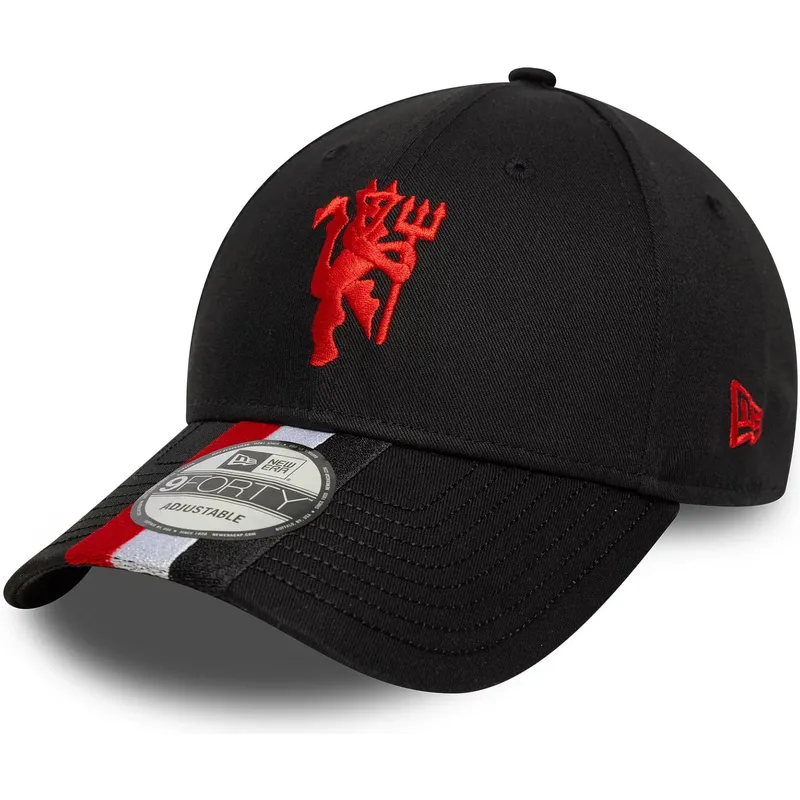 schwarze-verstellbare-curved-cap-9forty-stripe-von-manchester-united-football-club-premier-league-von-new-era schwarze-verstellbare-curved-cap-9forty-stripe-von-manchester-united-football-club-premier-league-von-new-era