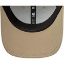 beige-verstellbare-curved-cap-9forty-m-crown-sport-von-new-era