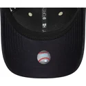 beige-und-marineblaue-gebogene-snapback-kappe-9forty-m-crown-der-new-york-yankees-mlb-von-new-era