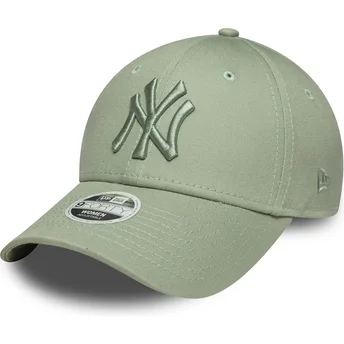 Casquette courbée verte claire ajustable avec logo vert pour femme 9FORTY League Essential New York Yankees MLB New Era