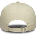 beige-verstellbare-curved-cap-mit-violettem-logo-fur-damen-9forty-metallic-logo-der-new-york-yankees-mlb-von-new-era