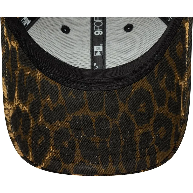 damen-verstellbare-leoparden-kurvenkappe-9forty-von-ac-milan-serie-a-von-new-era