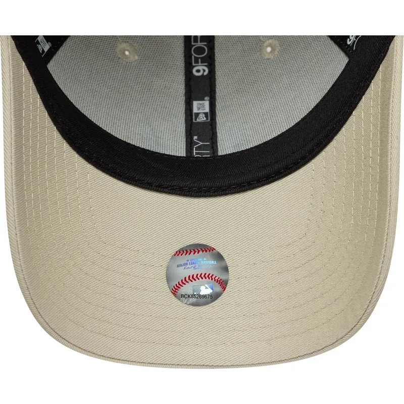 casquette-courbee-beige-ajustable-pour-femme-9forty-floral-icon-new-york-yankees-mlb-new-era