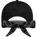 schwarze-verstellbare-curved-cap-mit-schwarzem-logo-fur-damen-9forty-bow-back-der-new-york-yankees-mlb-von-new-era