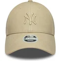 casquette-courbee-beige-ajustable-avec-logo-beige-pour-femme-9forty-pu-new-york-yankees-mlb-new-era