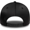 casquette-courbee-noire-snapback-avec-logo-noir-pour-femme-9forty-satin-new-york-yankees-mlb-new-era