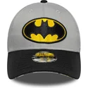 graue-und-schwarze-verstellbare-gebogene-kappe-fur-kinder-9forty-von-batman-dc-comics-von-new-era