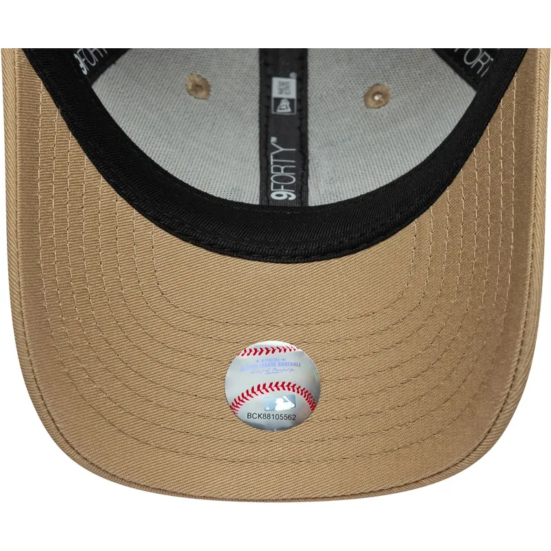 braune-gebogene-verstellbare-kinderkappe-9forty-animal-infill-der-los-angeles-dodgers-mlb-von-new-era