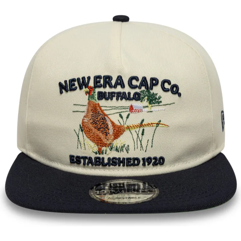 flache-beige-und-marineblaue-verstellbare-kappe-19twenty-outdoor-graphic-von-new-era flache-beige-und-marineblaue-verstellbare-kappe-19twenty-outdoor-graphic-von-new-era