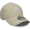 beige-verstellbare-curved-cap-9twenty-linen-der-new-york-yankees-mlb-von-new-era