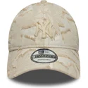 beige-verstellbare-curved-cap-mit-beigem-logo-9twenty-img-floral-der-new-york-yankees-mlb-von-new-era