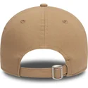 braune-verstellbare-curved-cap-9twenty-league-essential-der-new-york-yankees-mlb-von-new-era