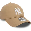 braune-verstellbare-curved-cap-9twenty-league-essential-der-new-york-yankees-mlb-von-new-era