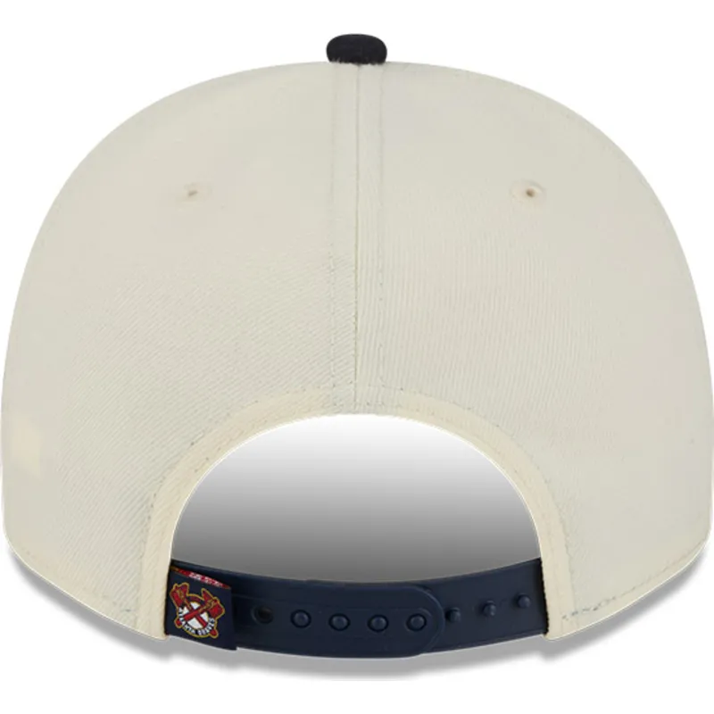 beige-und-schwarze-gebogene-snapback-kappe-9fifty-a-frame-classic-der-atlanta-braves-mlb-von-new-era