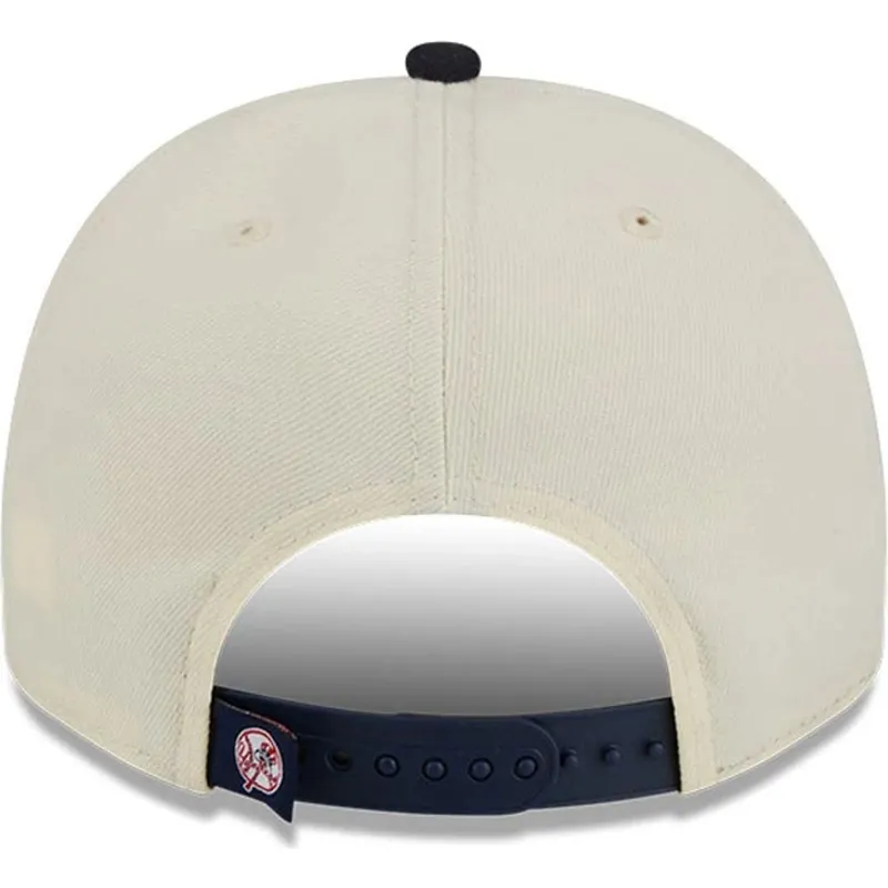 beige-und-marineblaue-gebogene-snapback-kappe-9fifty-a-frame-classic-der-new-york-yankees-mlb-von-new-era