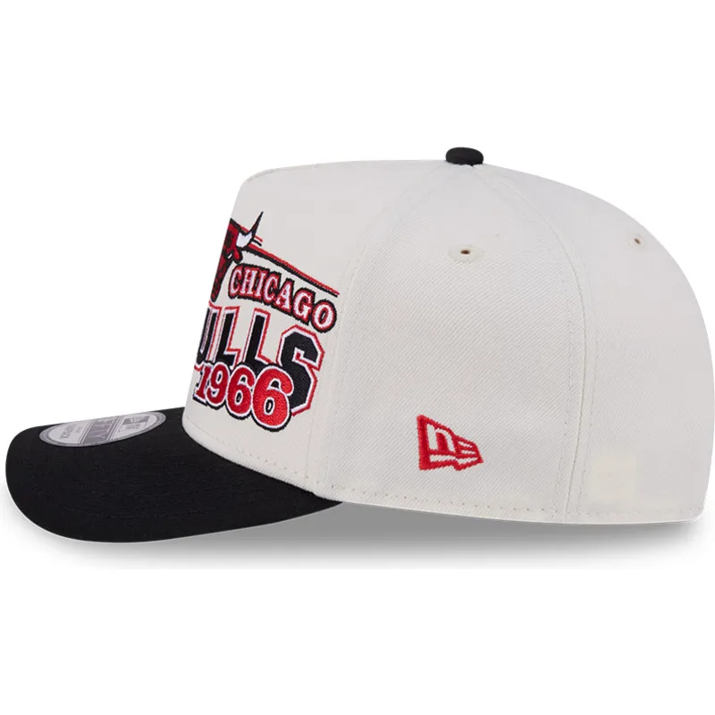 beige-und-schwarze-gebogene-snapback-kappe-9fifty-a-frame-classic-der-chicago-bulls-nba-von-new-era beige-und-schwarze-gebogene-snapback-kappe-9fifty-a-frame-classic-der-chicago-bulls-nba-von-new-era