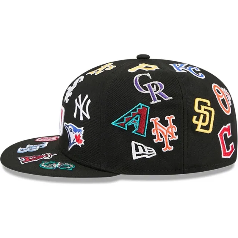 schwarze-enganliegende-59fifty-all-over-flat-cap-von-mlb-von-new-era