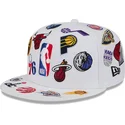 weisse-enganliegende-59fifty-all-over-flat-cap-von-nba-von-new-era
