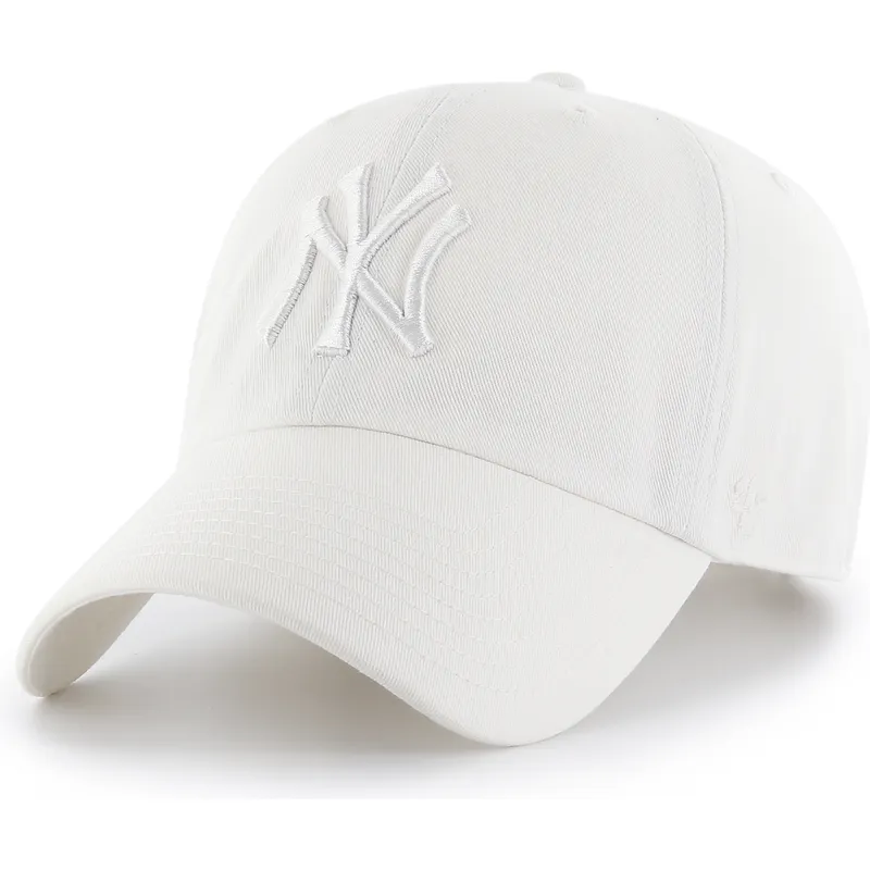 weisse-gebogene-kappe-mit-weissem-logo-verstellbar-clean-up-von-new-york-yankees-mlb-von-47-brand