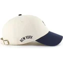 beige-und-marineblaue-verstellbare-gebogene-kappe-clean-up-base-runner-sure-shot-two-tone-der-new-york-yankees-mlb-von-47-brand