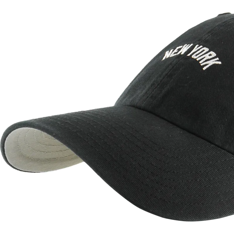 casquette-courbee-noire-ajustable-clean-up-base-runner-script-new-york-yankees-mlb-47-brand