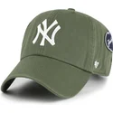 casquette-courbee-verte-ajustable-clean-up-badges-new-york-yankees-mlb-47-brand
