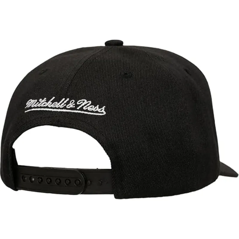 casquette-courbee-noire-snapback-tilted-pro-toronto-raptors-nba-mitchell-ness