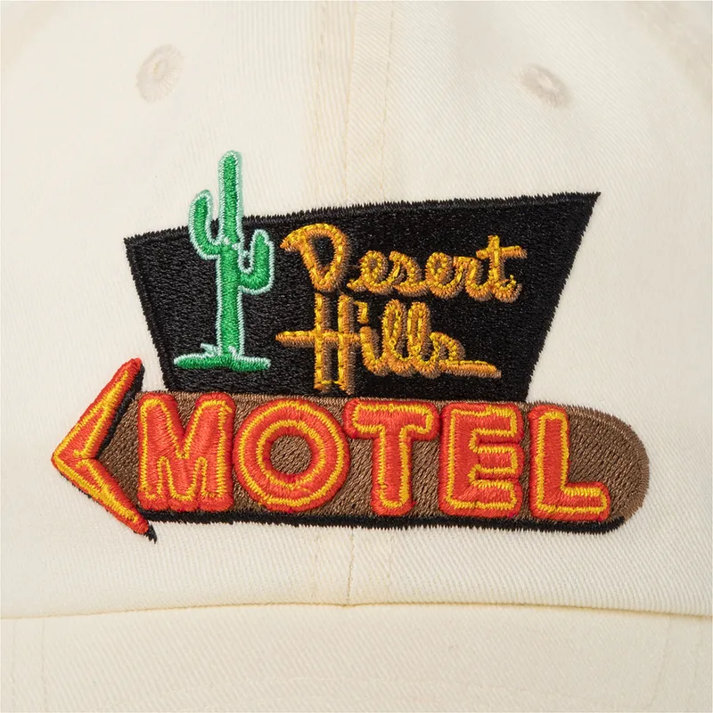 beige-gebogene-verstellbare-kappe-desert-hill-motel-ballpark-von-american-needle