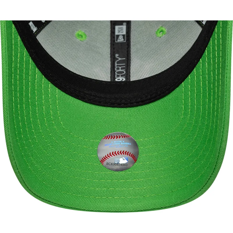 grune-gebogene-verstellbare-kappe-fur-kinder-9forty-essential-von-new-york-yankees-mlb-von-new-era grune-gebogene-verstellbare-kappe-fur-kinder-9forty-essential-von-new-york-yankees-mlb-von-new-era