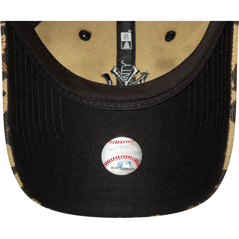 casquette-courbee-leopard-ajustable-avec-logo-noir-pour-femme-9twenty-lionpard-new-york-yankees-mlb-new-era