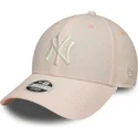 casquette-courbee-rose-claire-ajustable-pour-femme-9forty-linen-new-york-yankees-mlb-new-era