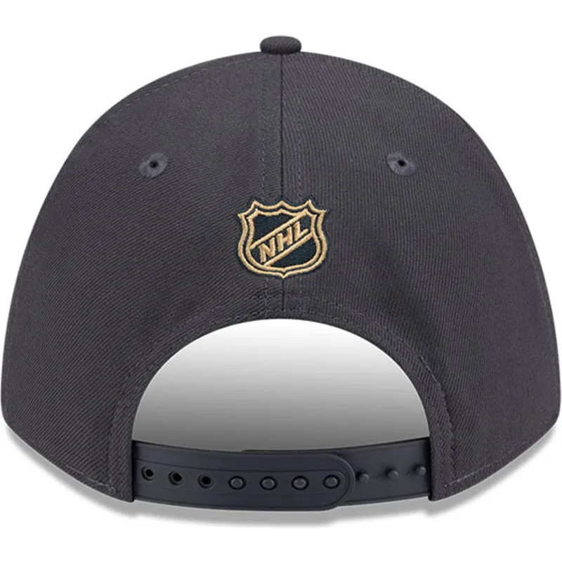 graue-gebogene-snapback-kappe-9forty-m-crown-der-vegas-golden-knights-nhl-von-new-era graue-gebogene-snapback-kappe-9forty-m-crown-der-vegas-golden-knights-nhl-von-new-era