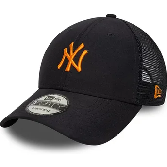 Casquette trucker bleue marine ajustable avec logo orange 9FORTY Homefield Midi New York Yankees MLB New Era