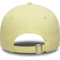 gelbe-helle-gebogene-verstellbare-kappe-9twenty-league-essential-von-new-york-yankees-mlb-von-new-era