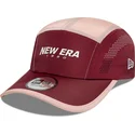 rote-gebogene-5-panel-kappe-verstellbar-runner-colour-block-von-new-era