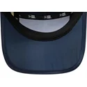 casquette-5-panel-courbee-bleue-marine-ajustable-runner-colour-block-new-era