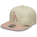 casquette-plate-beige-snapback-avec-logo-rose-9fifty-original-fit-world-series-patch-los-angeles-dodgers-mlb-new-era