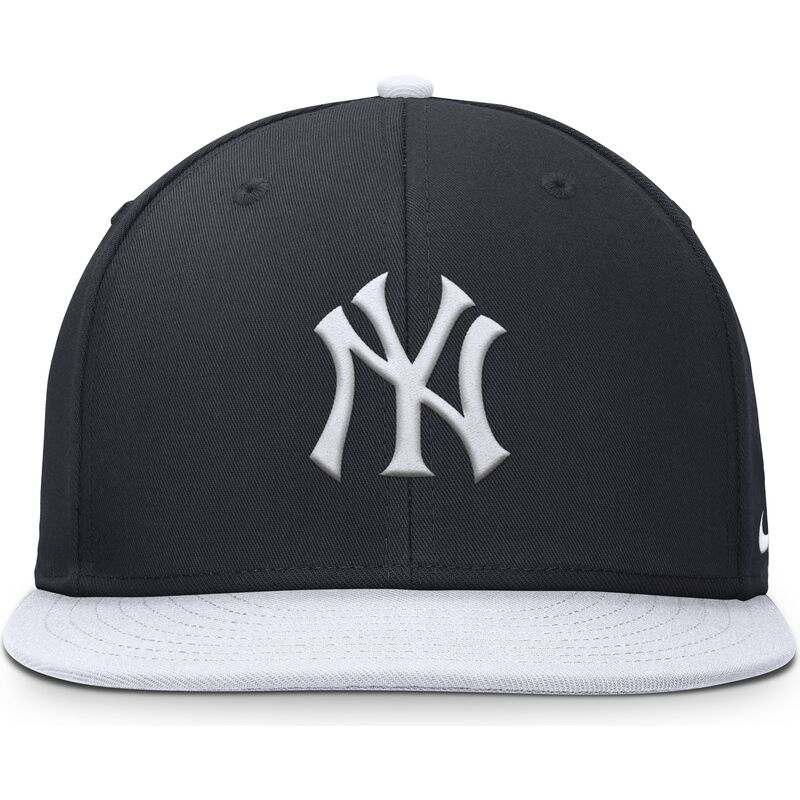 casquette-plate-bleue-marine-et-blanche-snapback-pour-enfant-dri-fit-pro-structured-square-bill-new-york-yankees-mlb-nike casquette-plate-bleue-marine-et-blanche-snapback-pour-enfant-dri-fit-pro-structured-square-bill-new-york-yankees-mlb-nike