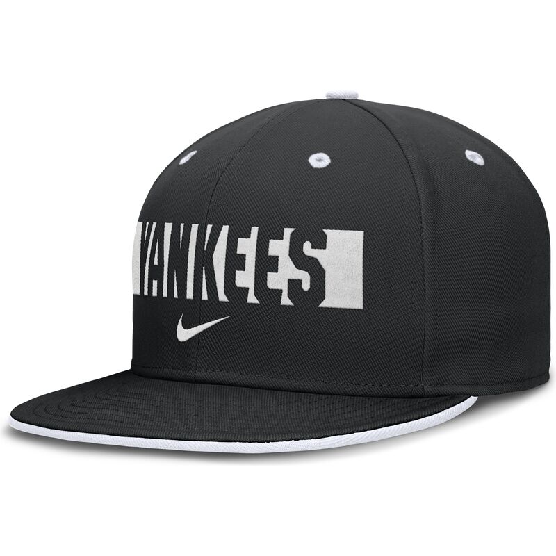 casquette-plate-noire-ajustee-primetime-dri-fit-true-structured-round-bill-new-york-yankees-mlb-nike