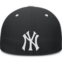 casquette-plate-noire-ajustee-primetime-dri-fit-true-structured-round-bill-new-york-yankees-mlb-nike