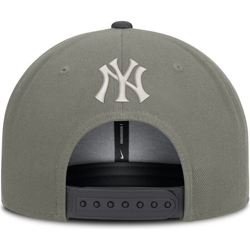 casquette-plate-verte-snapback-dri-fit-pro-structured-square-bill-new-york-yankees-mlb-nike